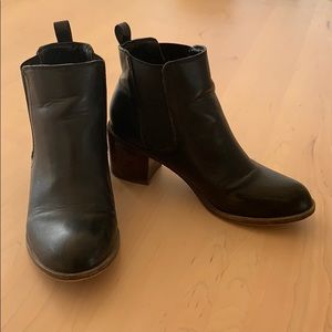 Diba • Black Heeled Bootie